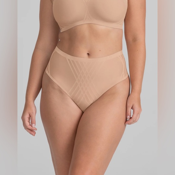 NEW Honeylove SET OF 2 Silhouettte Thong Smoothing Seamless Sand 3x NWT - Picture 1 of 6
